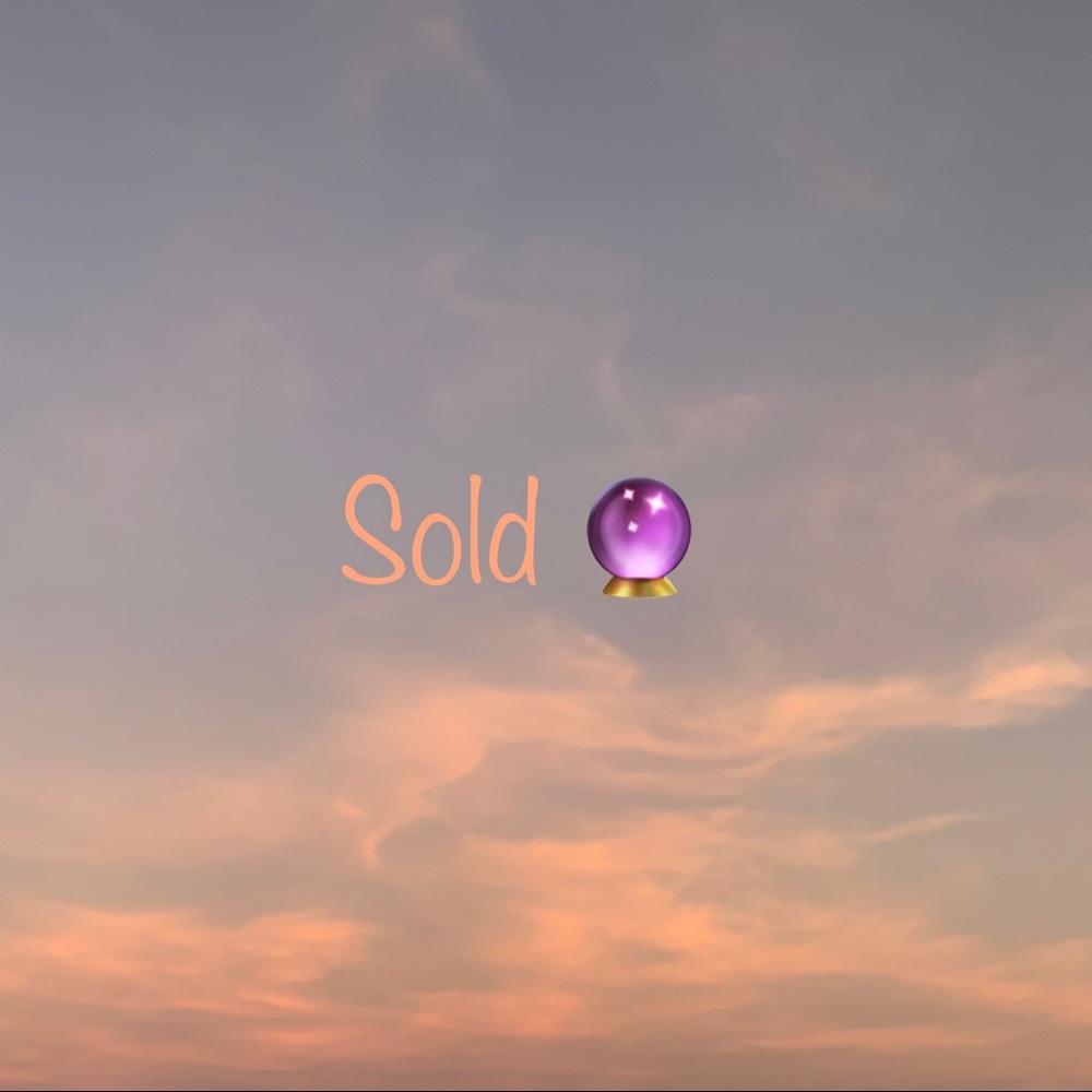SOLD 🌸